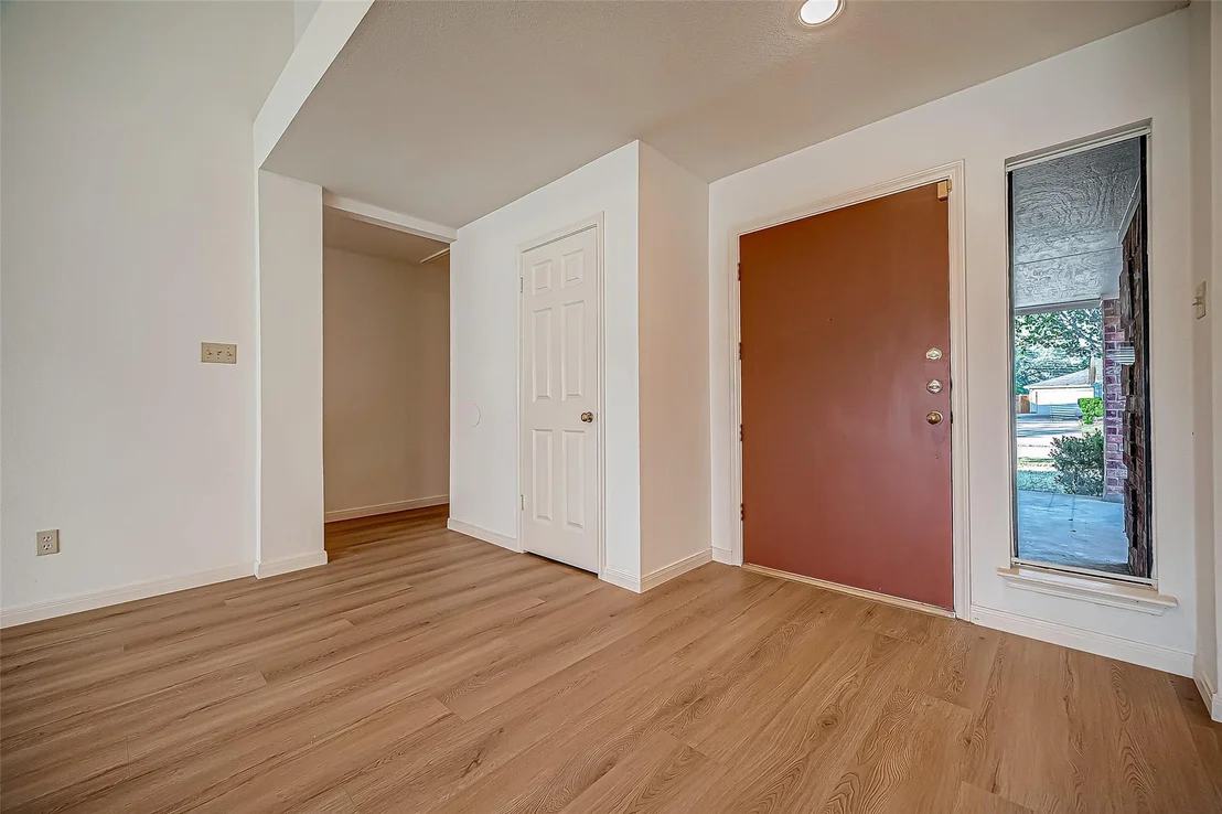 Photo of 2810 Pineleaf Drive