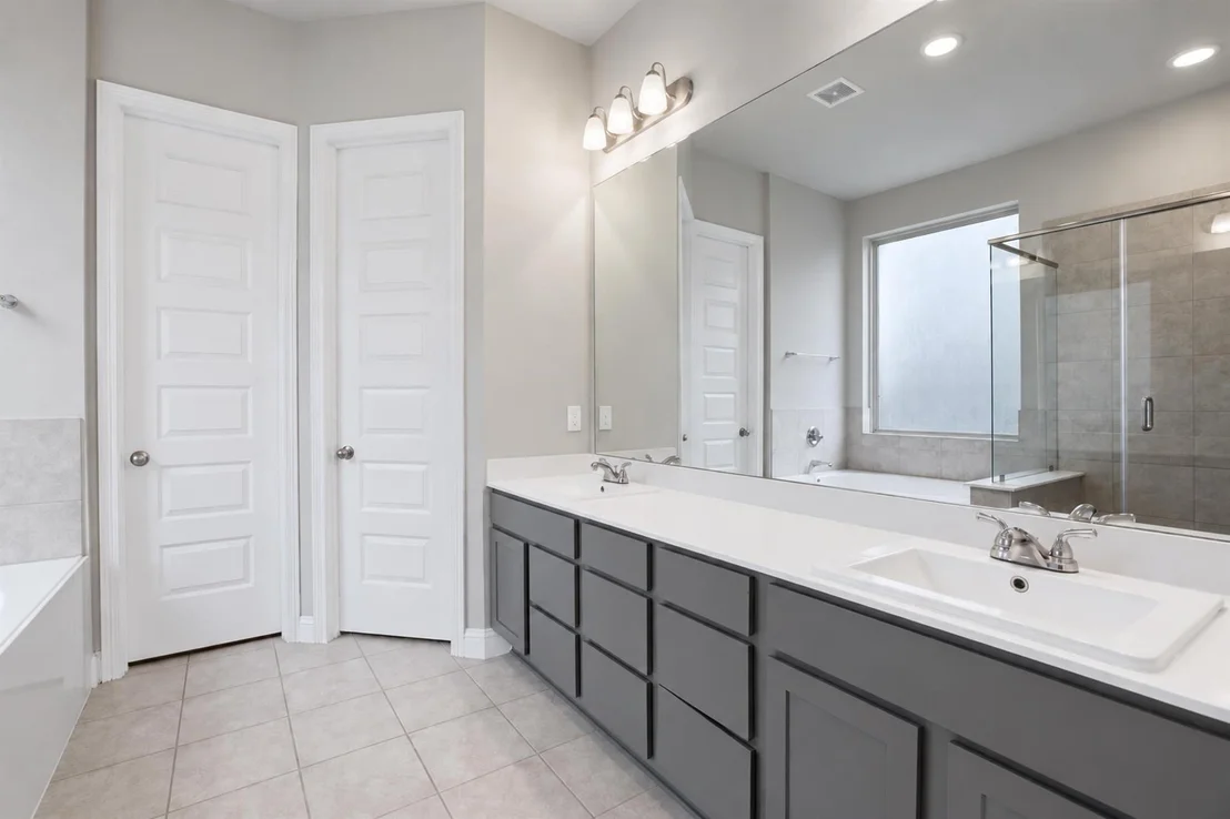 Photo of 4615 Bartagrass Drive