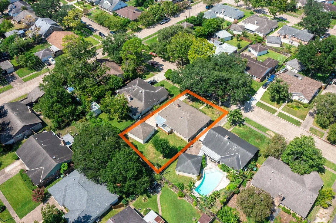 Photo of 8923 Hendon Lane