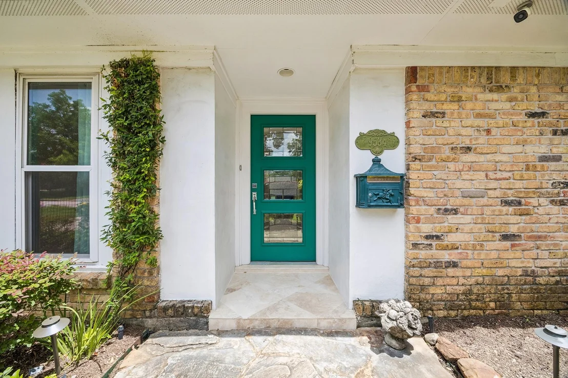 Photo of 9534 Beverlyhill Street