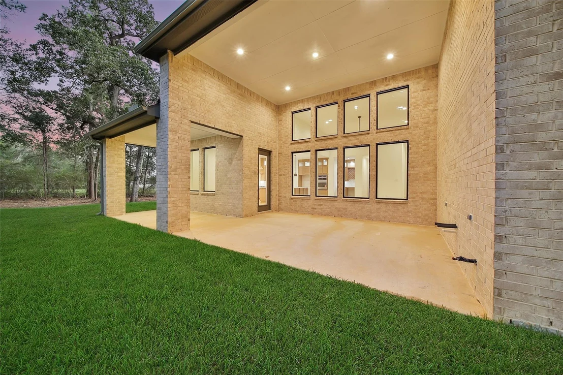 Photo of 352 Louvenia Court