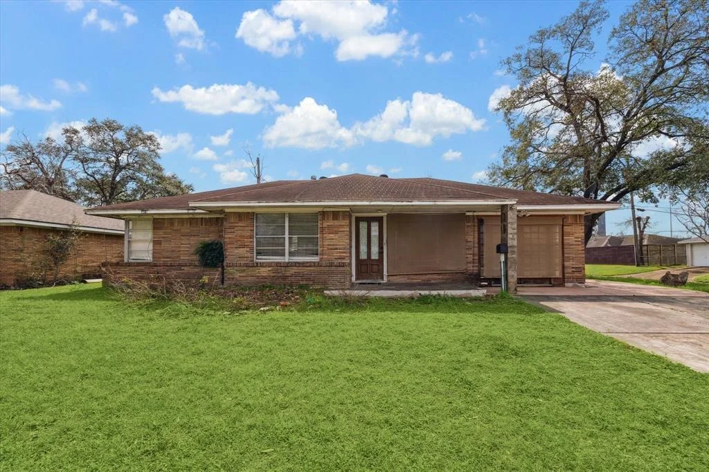Photo of 947 Stonecrest Drive
