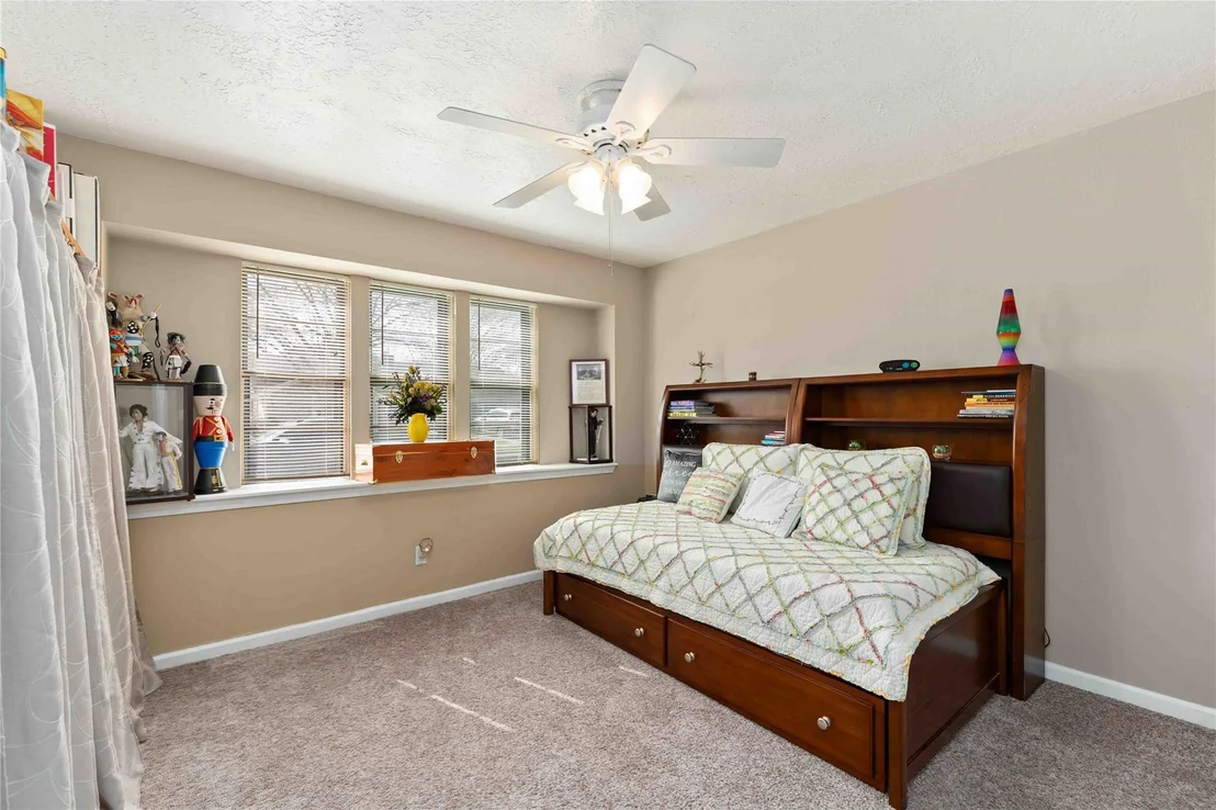 Photo of 5222 Glenvalley Drive