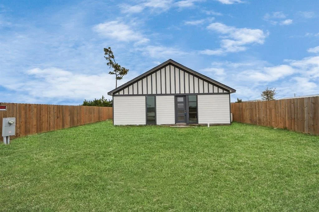 Photo of 1756 Road 5723