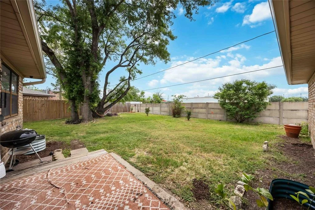 Photo of 6107 Brown Bark Drive