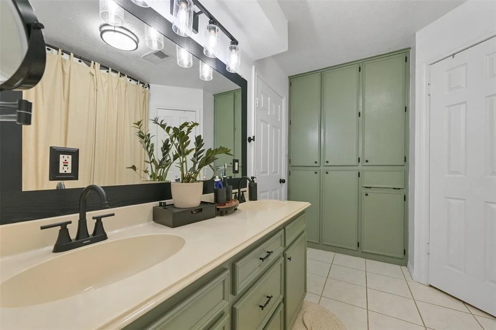 Photo of 16706 Bear Bayou Drive