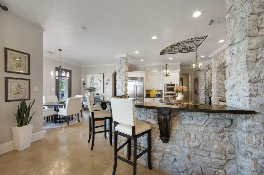 Photo of 17108 Lakeway Park