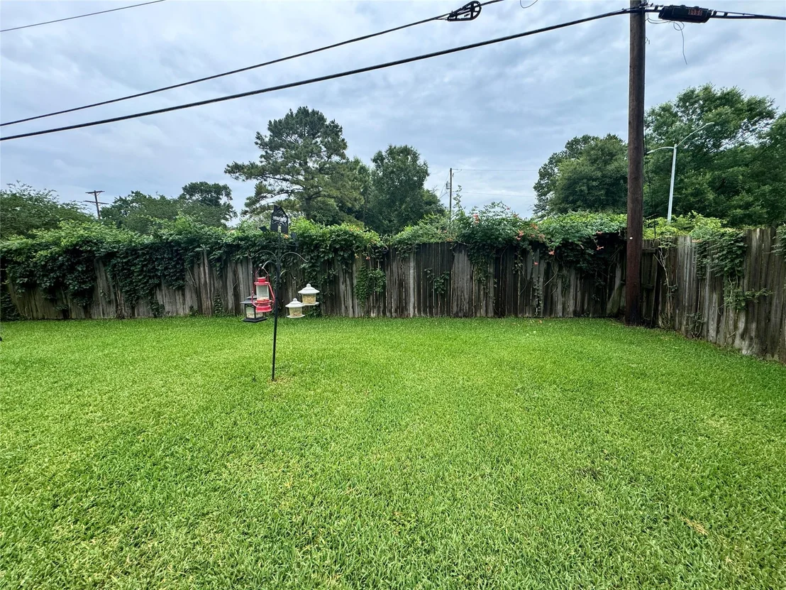 Photo of 5050 Swallow Drive