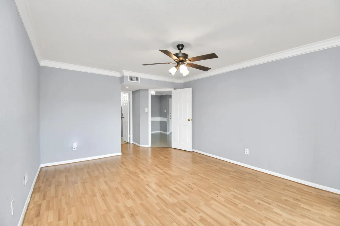 Photo of Unit 21 at 3065 Walnut Bend Lane
