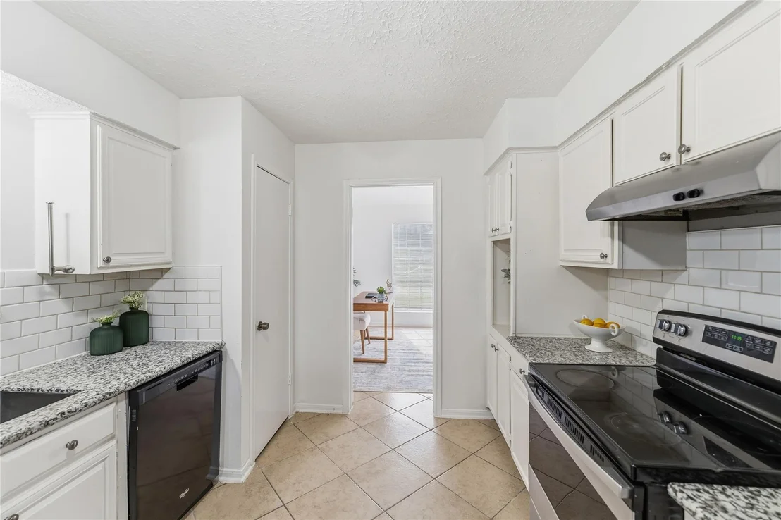 Photo of 4927 Glendower Drive