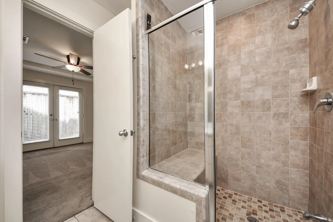 Photo of Unit 205 at 5941 South Loop E