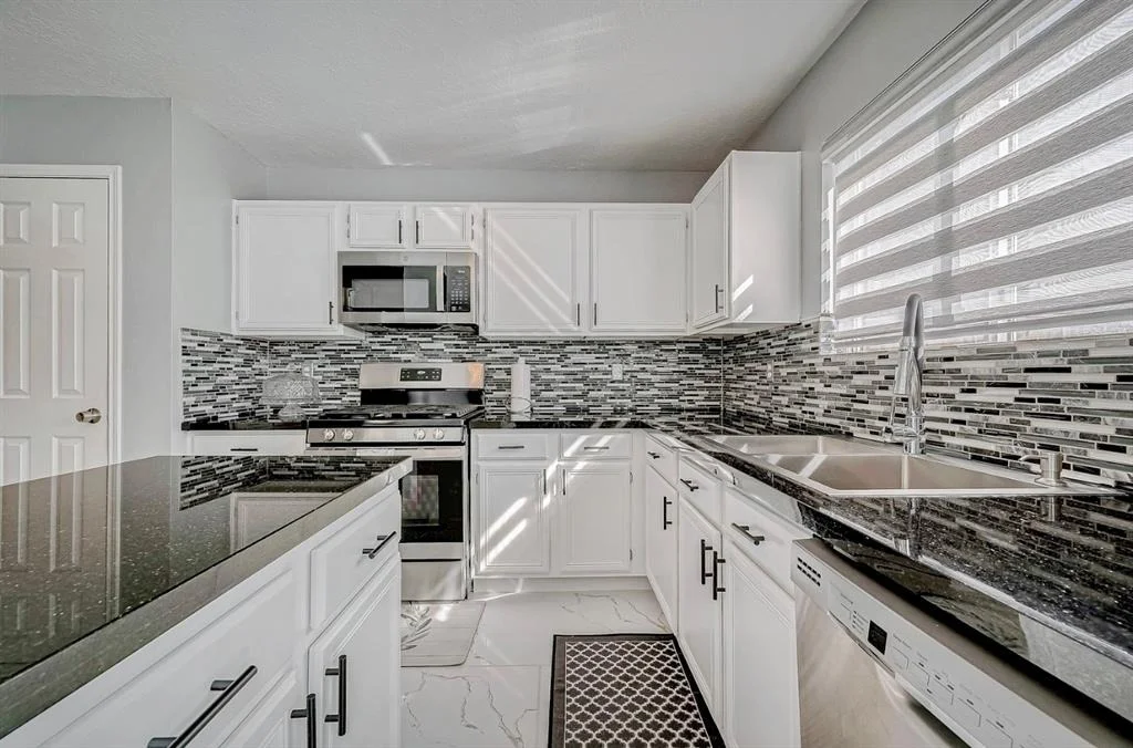Photo of 16107 Lakestone Drive