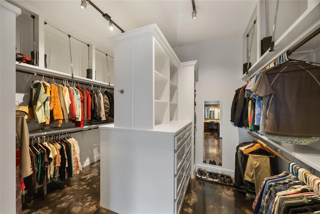 Photo of 12122 Hawthorne Drive