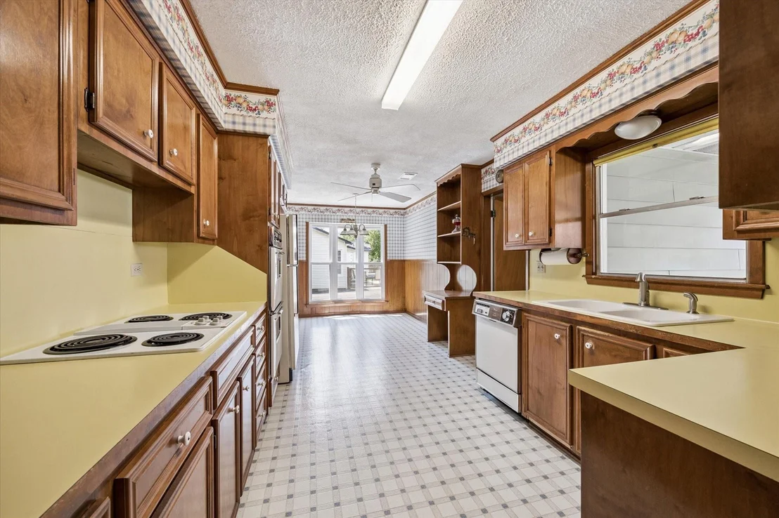 Photo of 825 5th Street
