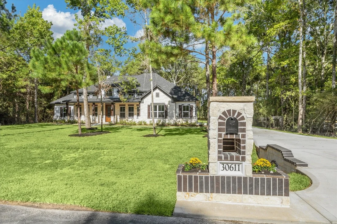 Photo of 30611 Saddle Horn Drive