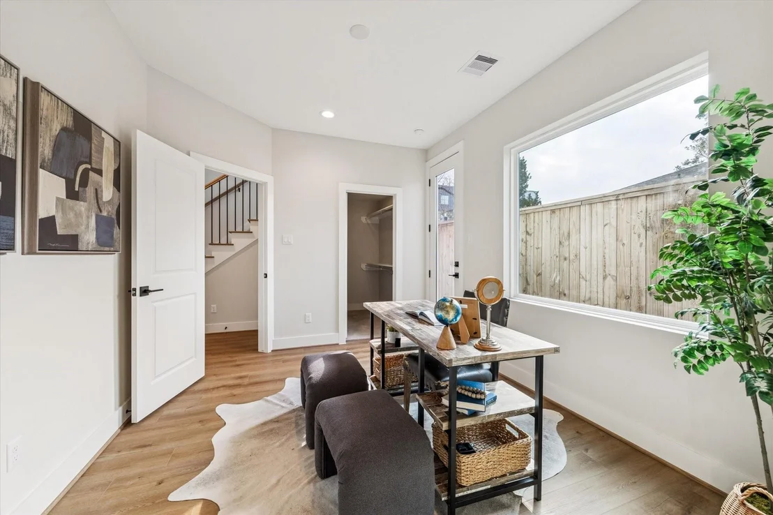 Photo of 526 Janisch Road