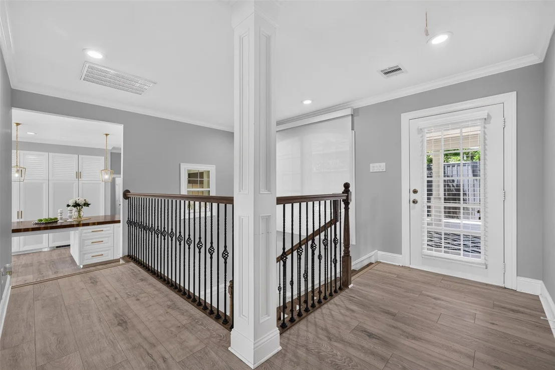 Photo of 139 Laurel Cove W