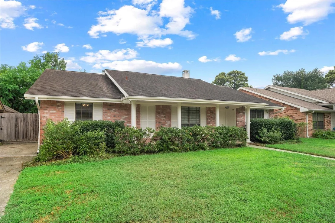 Photo of 6907 Five Forks Drive