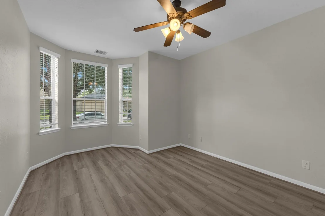 Photo of 1922 Vale Haven Drive