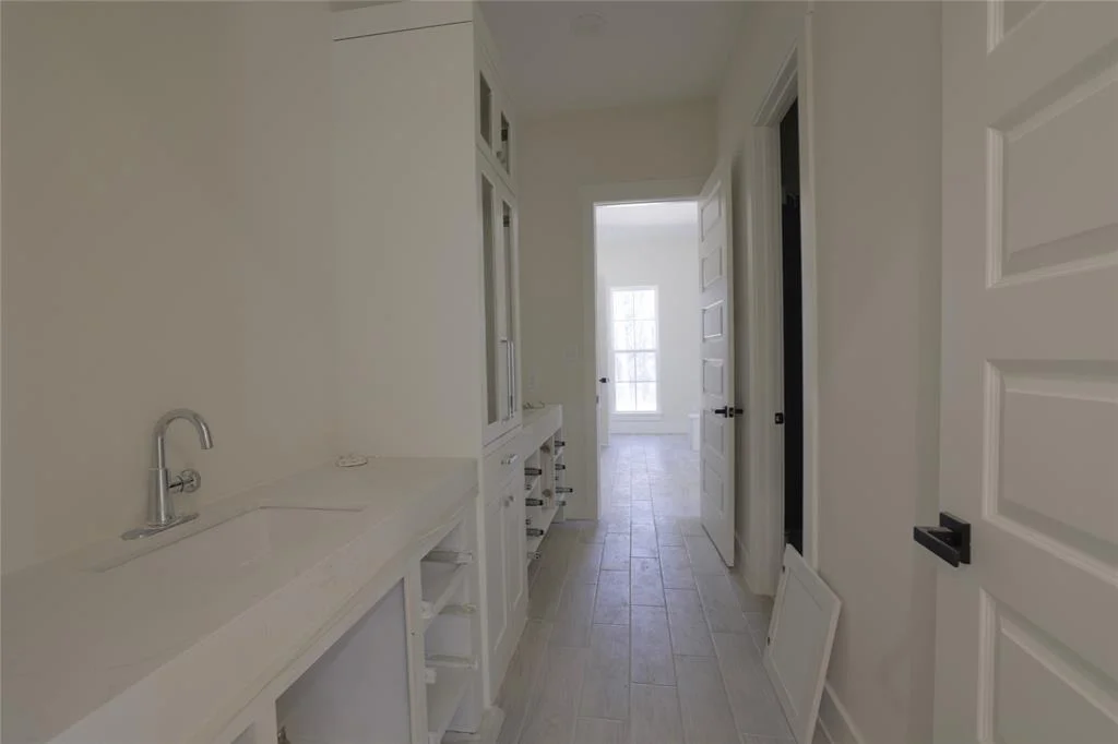 Photo of 9477 Leeward Cove