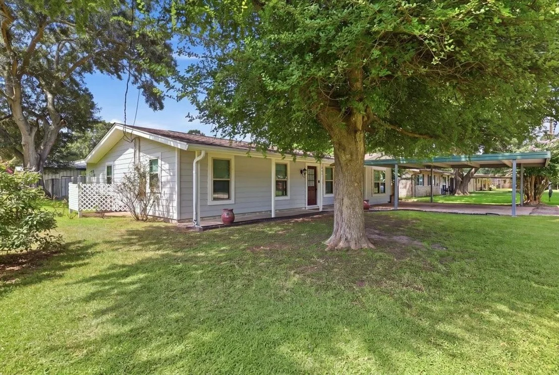 Photo of 407 Cypress Avenue