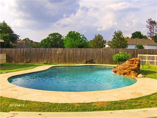 Photo of 3950 Victory Drive