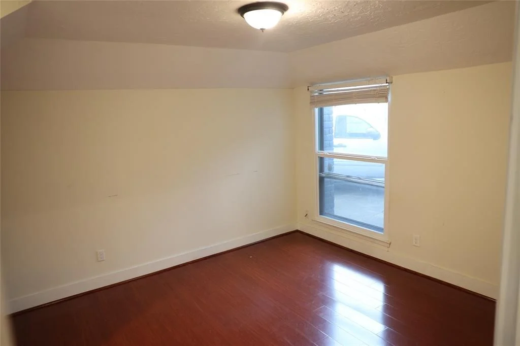 Photo of 1035 Wirt Road