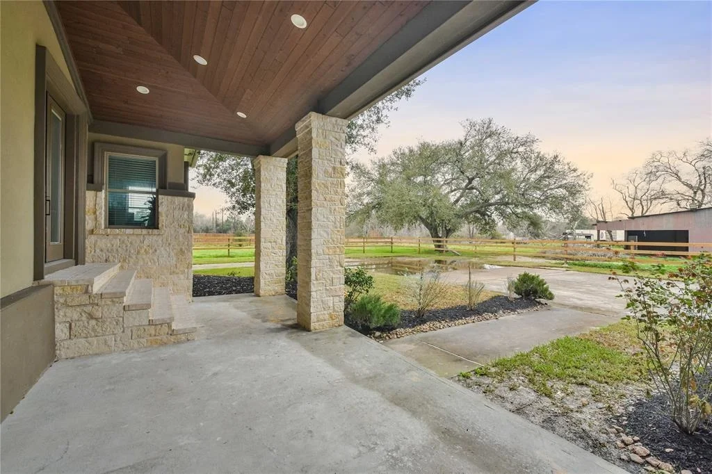 Photo of 7737 Brookside Road
