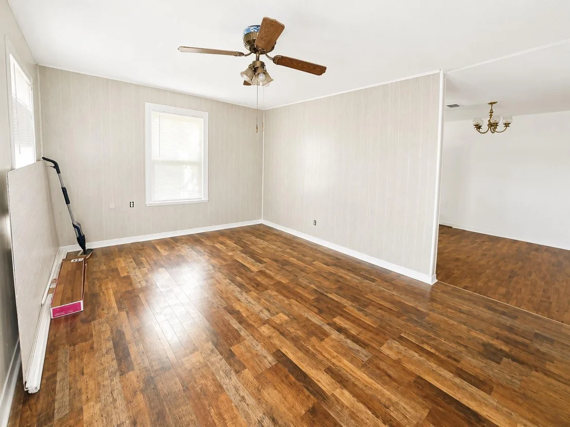 Photo of 6003 Glen Lee Drive