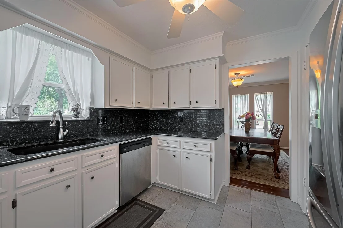 Photo of 14626 Ravenhurst Lane