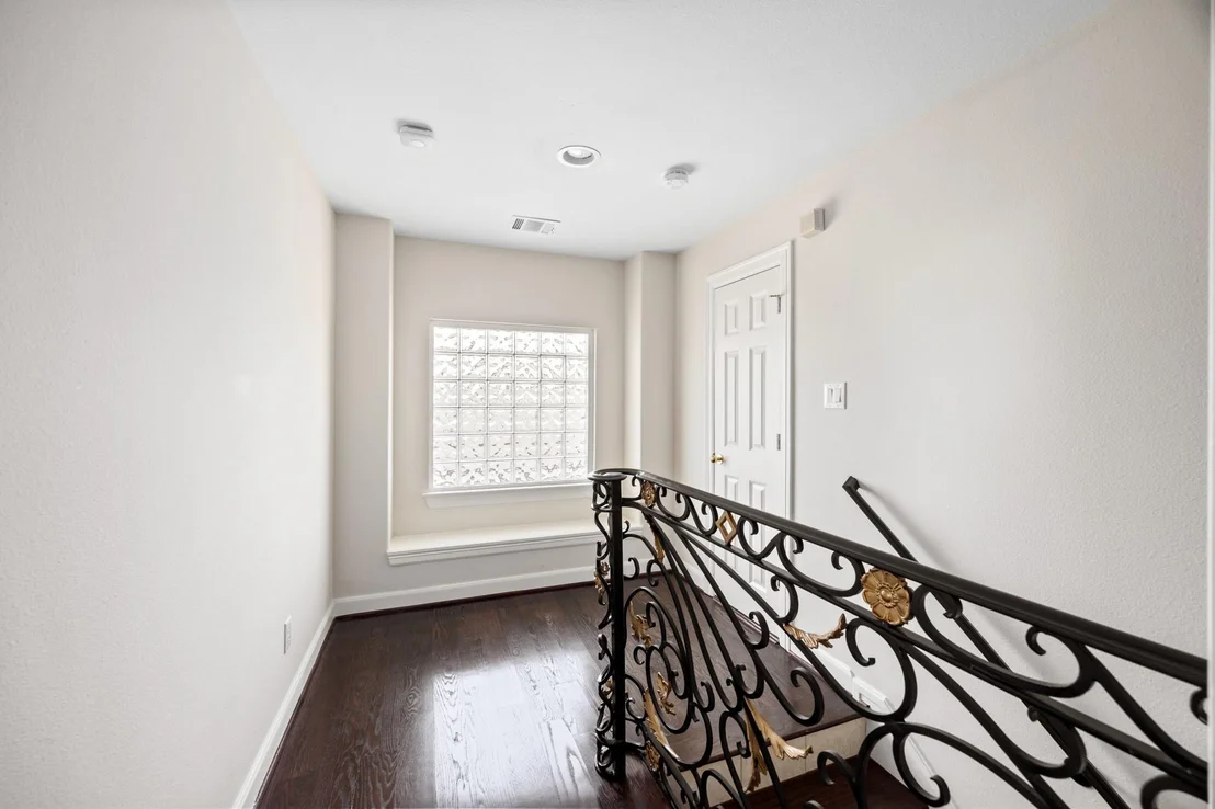 Photo of 2814 Tudor Manor