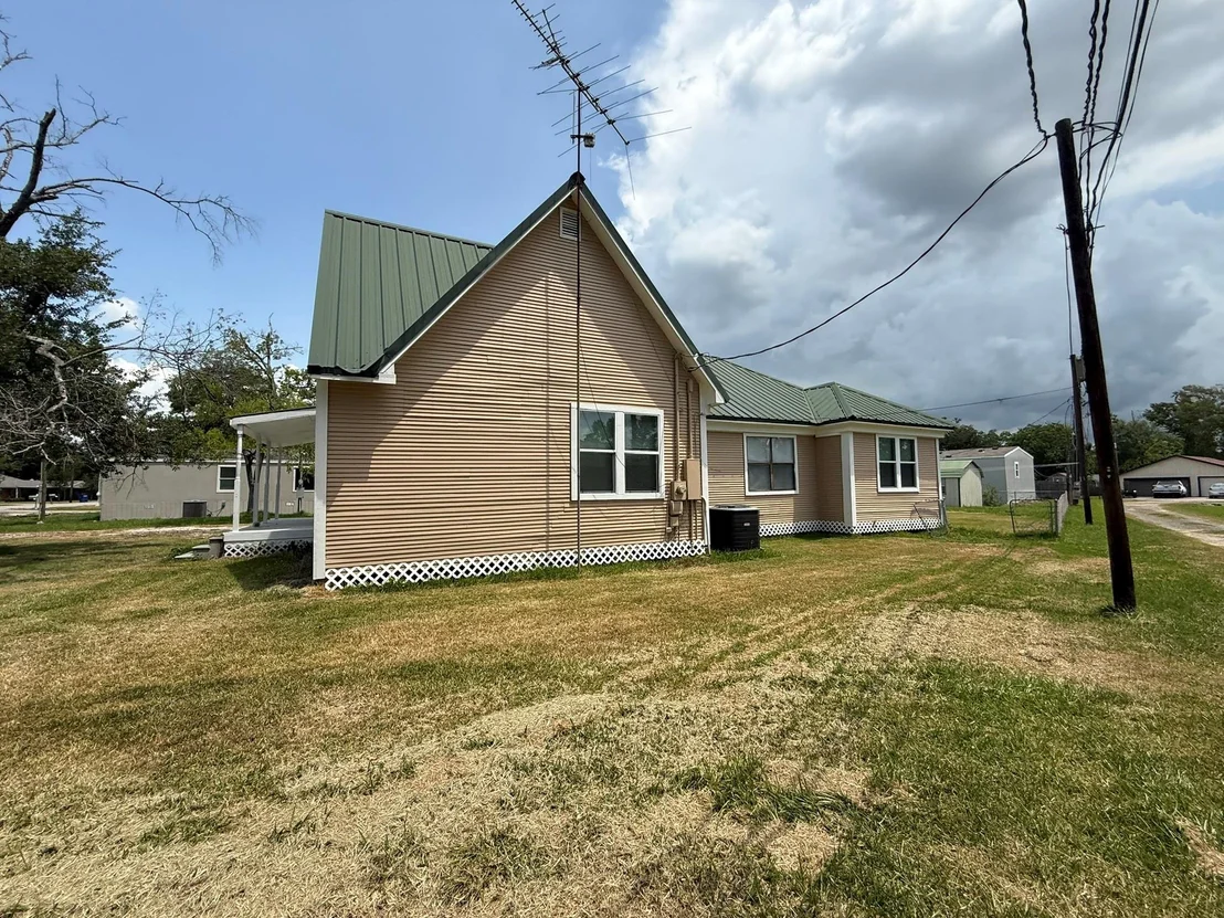 Photo of 109 Maple Street
