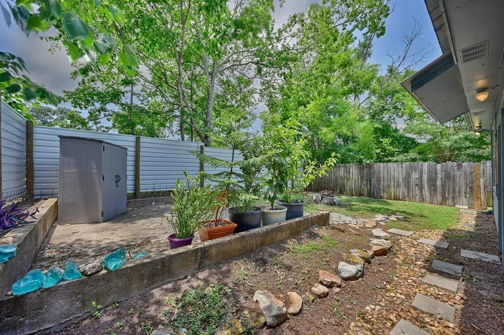Photo of 213 N Austin Street