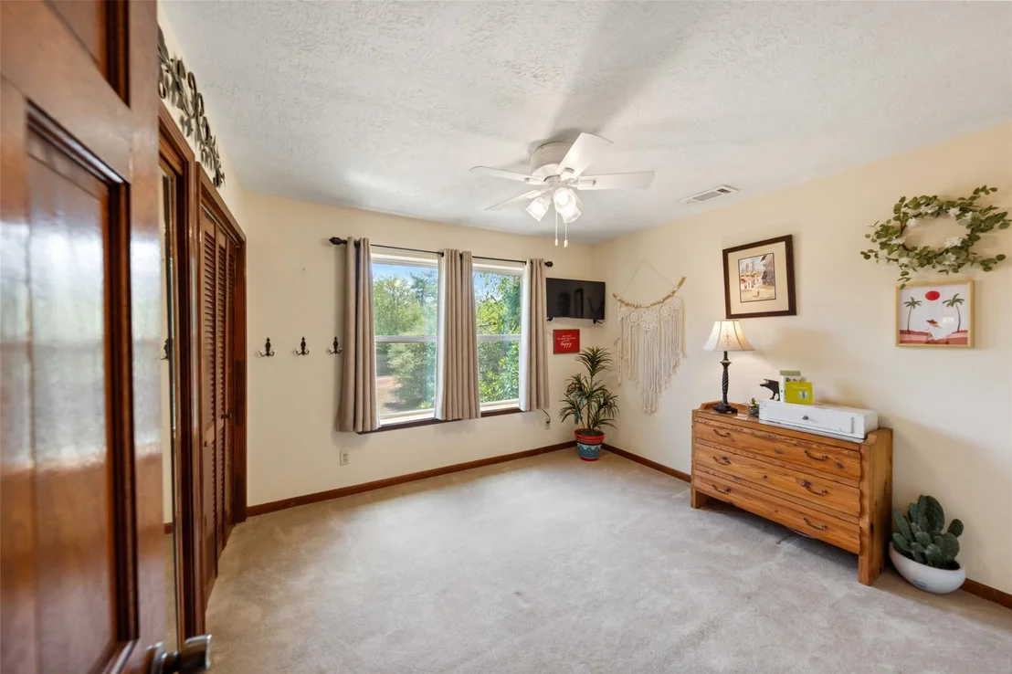 Photo of 25948 Nelson Road