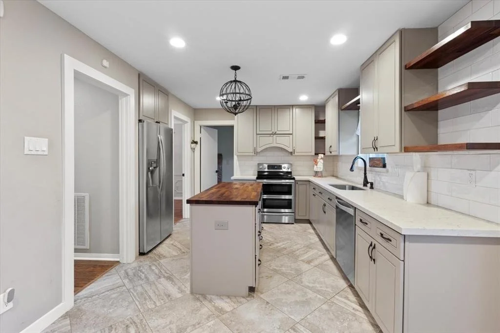 Photo of 1015 Oxborough Drive