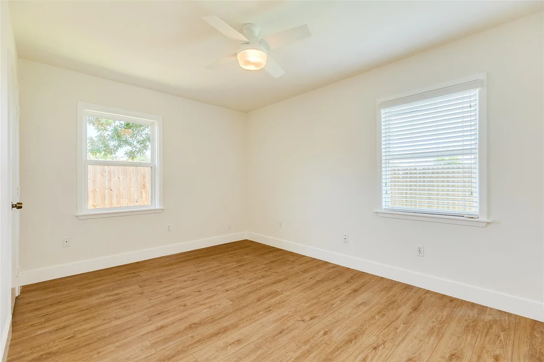 Photo of 8 Lyncrest Drive