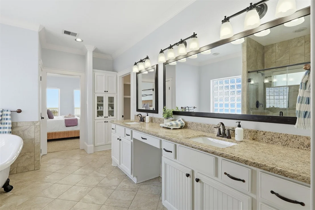 Photo of 11622 Beachside