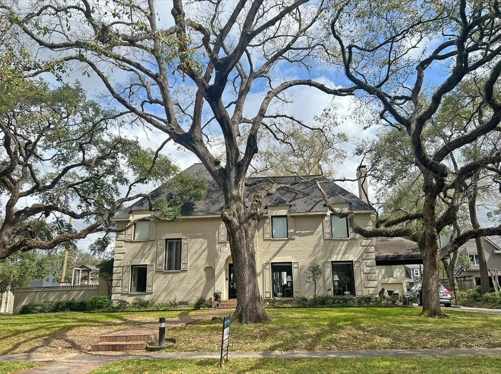Photo of 5303 Cherokee Street