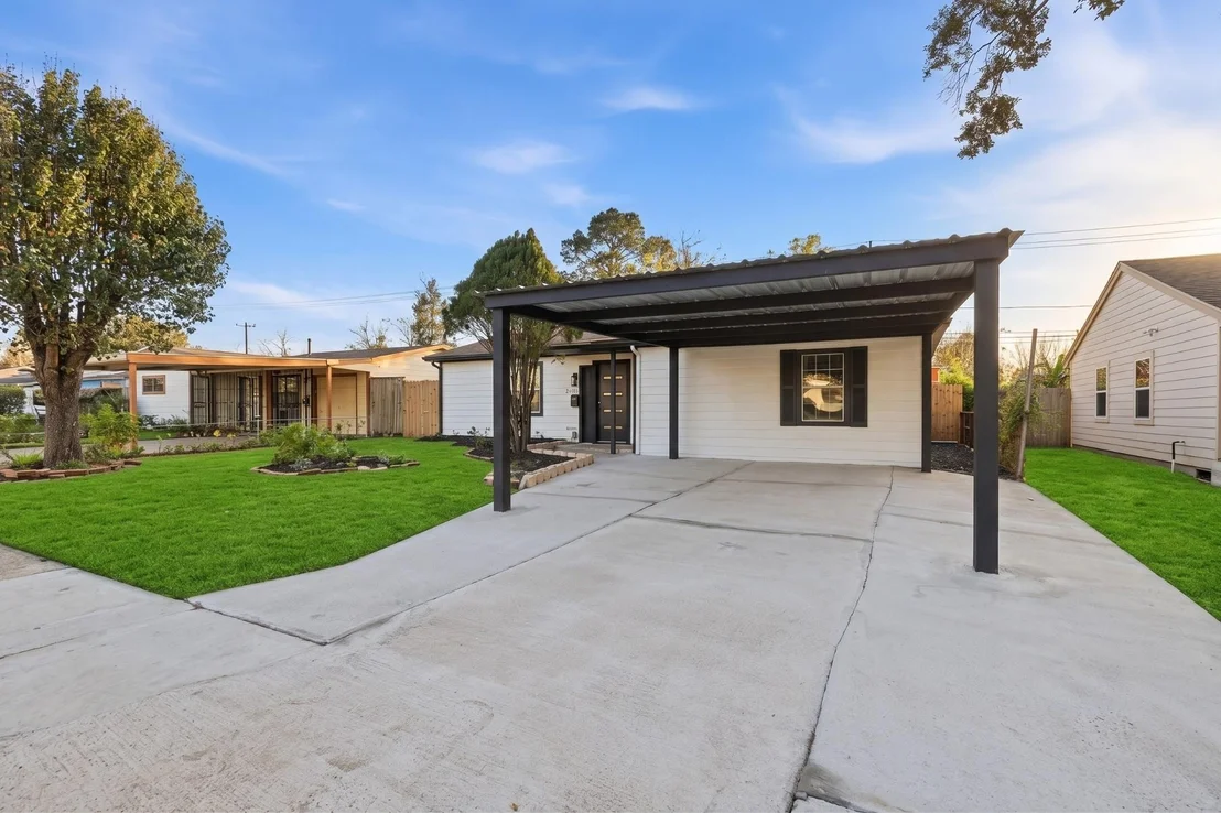 Photo of 2716 Windsor Lane