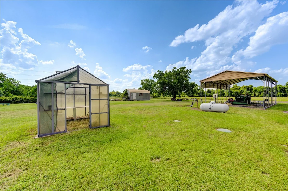 Photo of 922 Agg Road