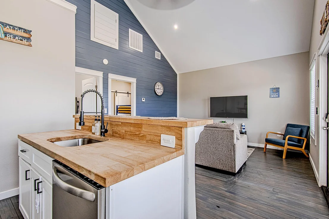 Photo of 1079 Cedar Lane