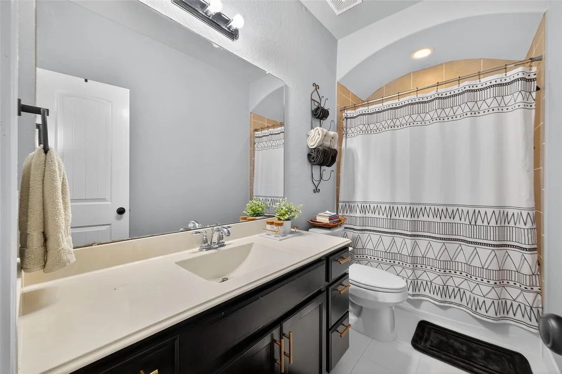 Photo of 1010 Fairway Drive