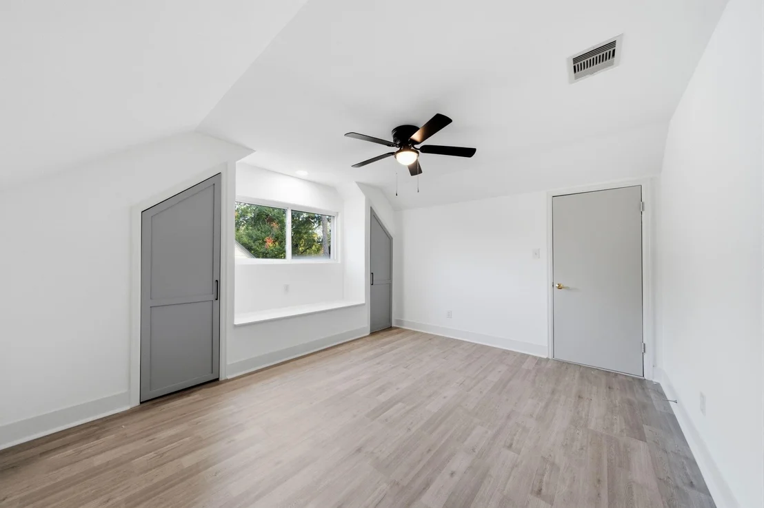 Photo of 10714 Cranbrook Road