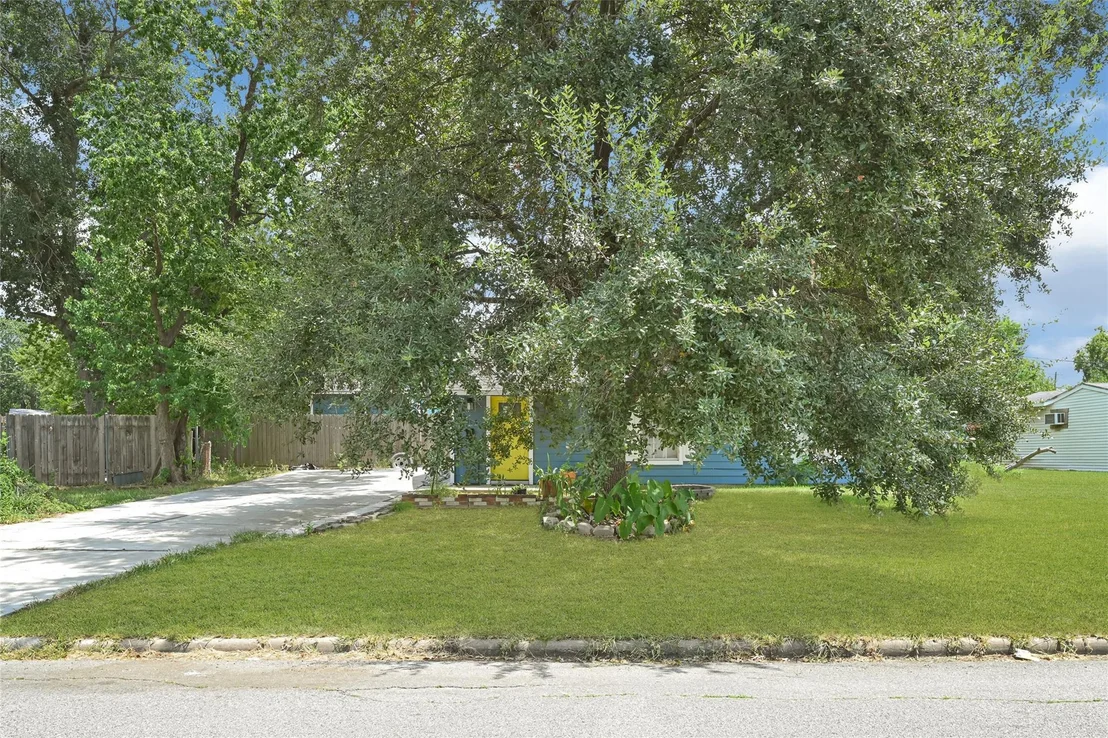 Photo of 3607 De Leon Street