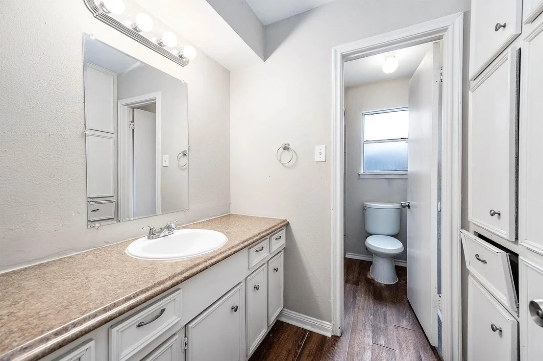 Photo of 7526 Antoine Drive