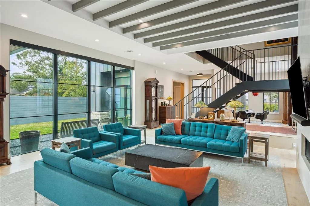 Photo of 2535 White Oak Drive