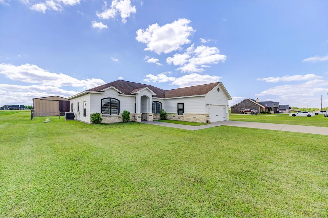 Photo of 931 Angus Trail
