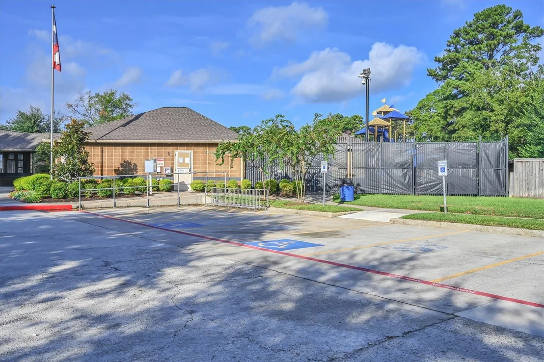 Photo of 4415 Pineville Lane