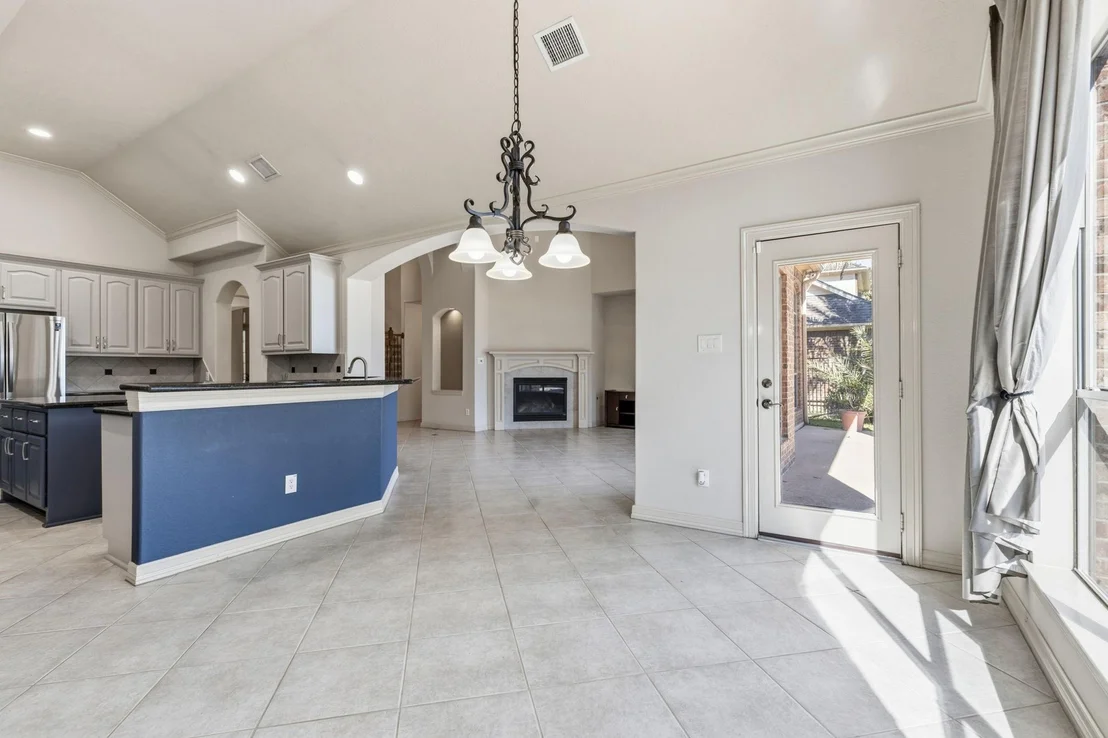 Photo of 8411 Middle Canyon Road