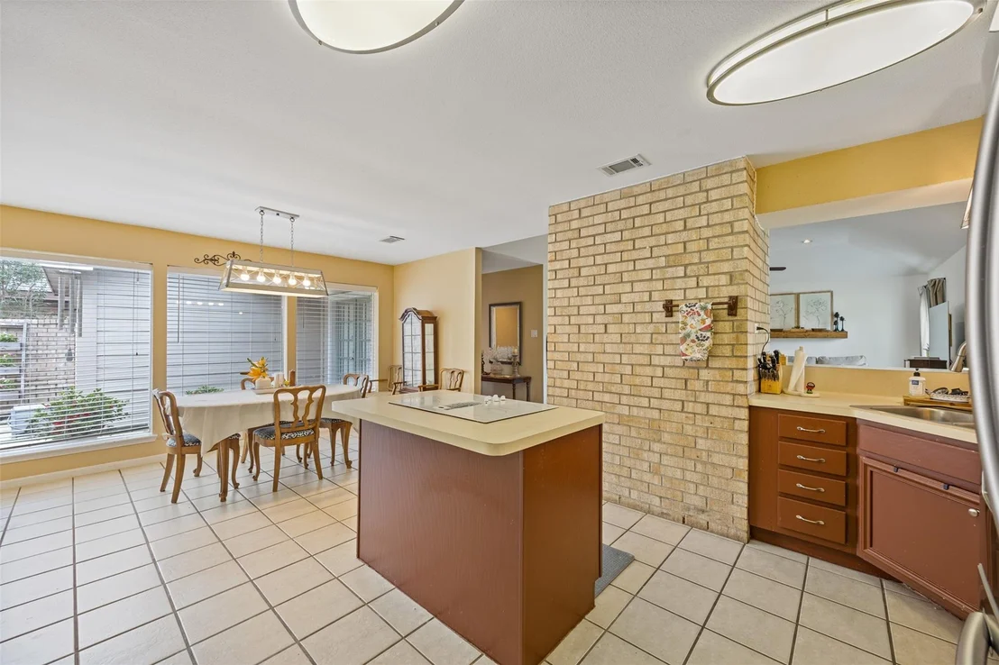 Photo of 3941 Heathersage Drive